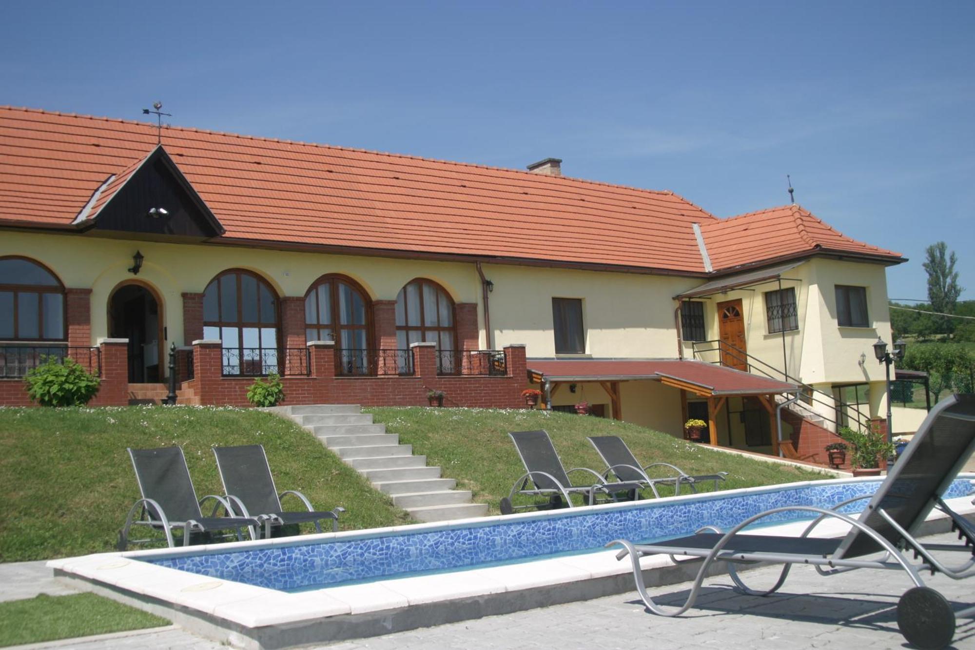 Villa Teleki ภายนอก รูปภาพ